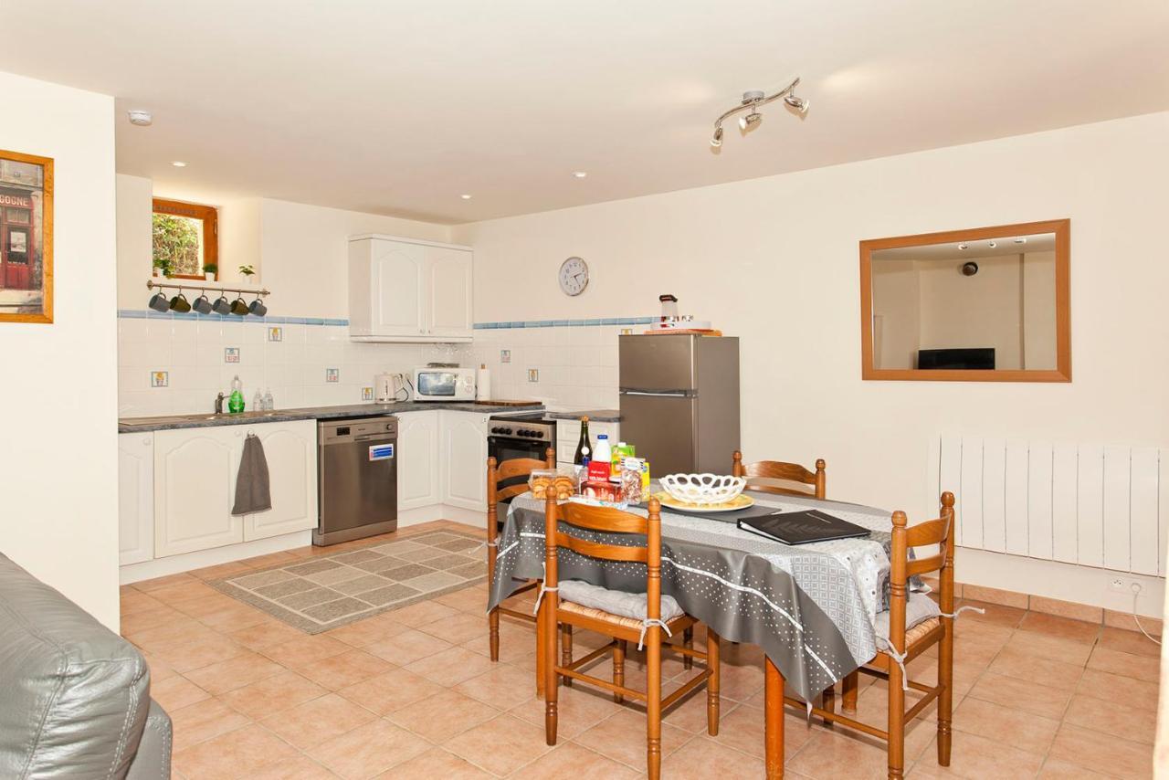 Stone Cottage With Modern Cosy Interior Near To Josselin Perfect Retreat For Writers Or Star Gazers Guegon Exterior photo