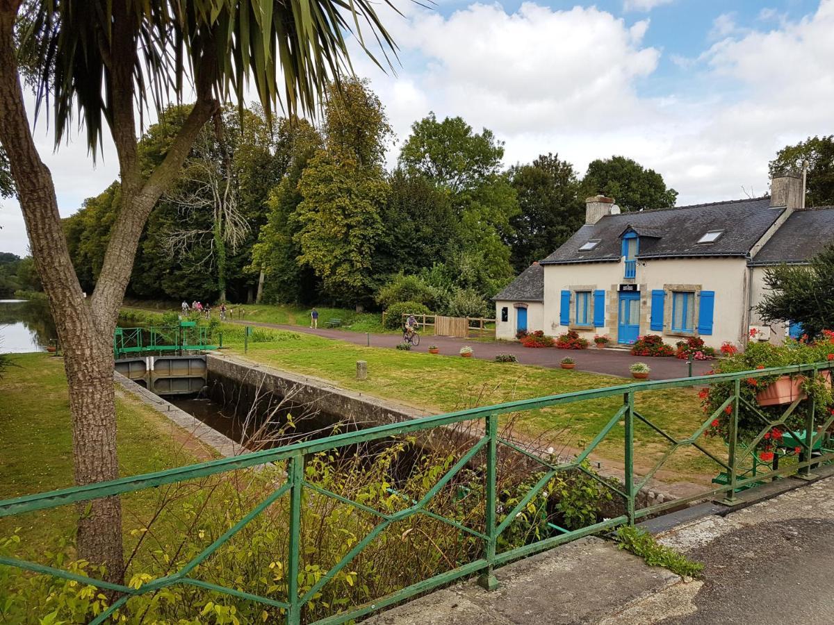 Stone Cottage With Modern Cosy Interior Near To Josselin Perfect Retreat For Writers Or Star Gazers Guegon Exterior photo